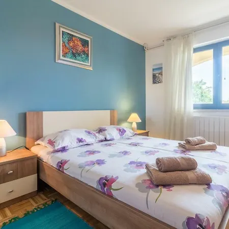 Holiday House 
