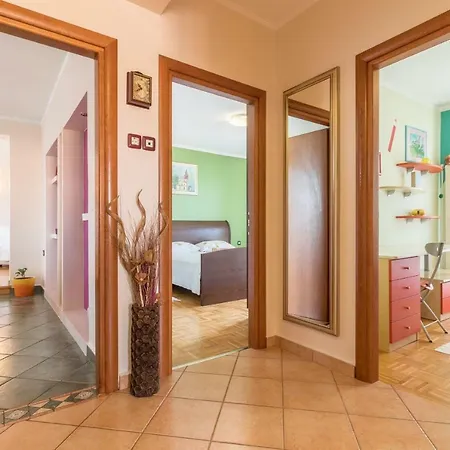 Holiday House 