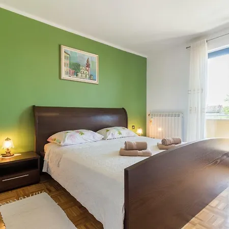 Holiday House 