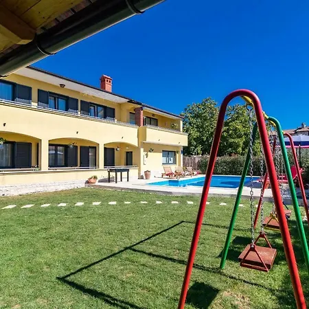 Holiday House 