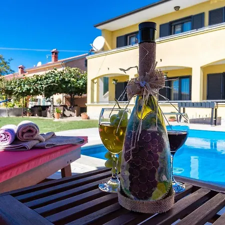 Holiday House 