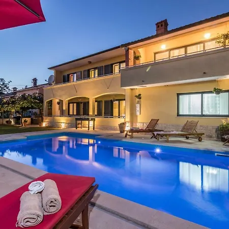 Vila Holiday House 