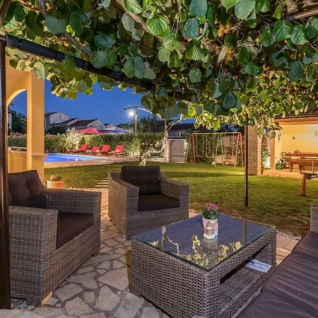 Vila Holiday House 