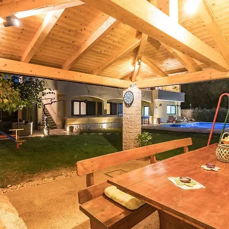 Holiday House 