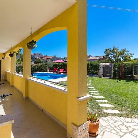 Holiday House 