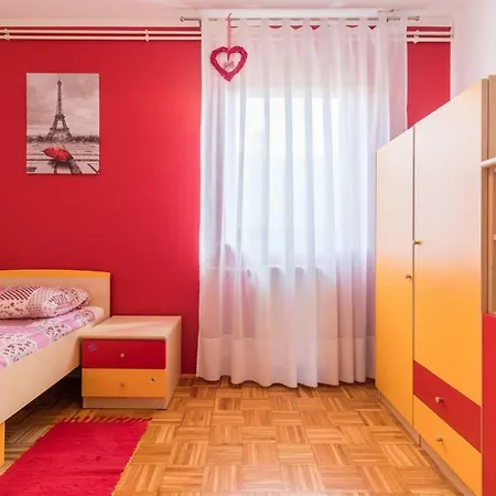 Holiday House 